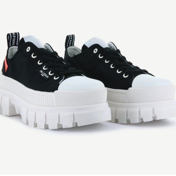 PALLADIUM NWB Revolt Shoe LO TX Black Women Platform Boot 97243-016-M SZ 8 - Picture 1 of 5